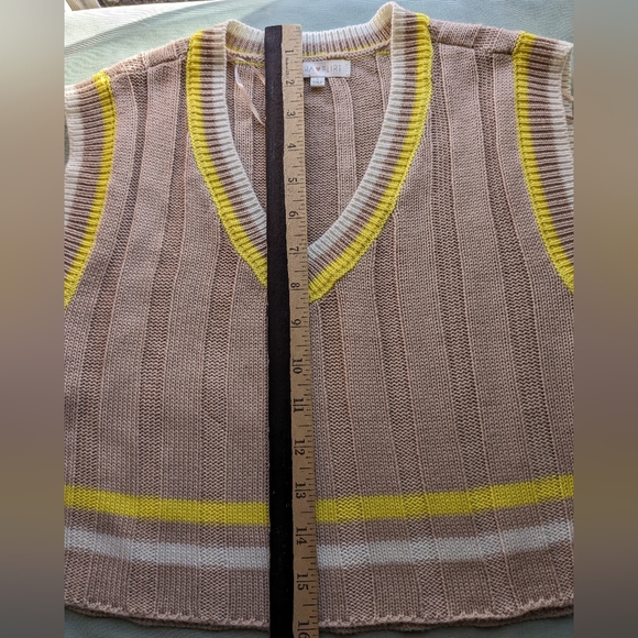 Ultra Flirt knit crop sweater Women's Beige sleeveless V-neck size S R-1 - Picture 3 of 5